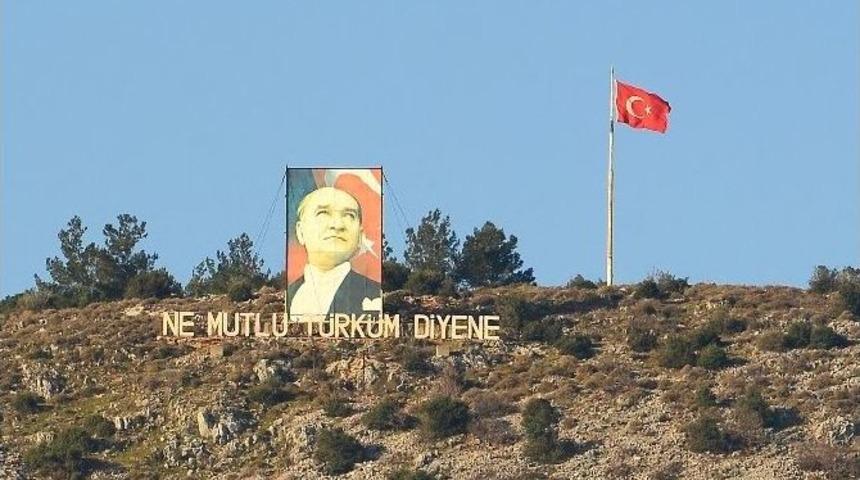 Soma&rsquo;da Ata&rsquo;ya Saygı