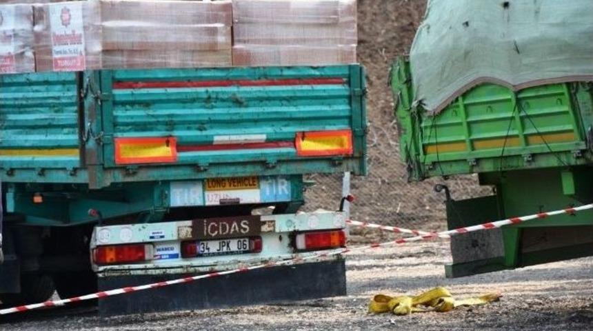 İki Tır Arasına Sıkışan İş&ccedil;i Hayatını Kaybetti