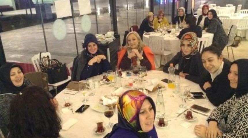 Ak Kadınlar Bir Yılı Değerlendirdi