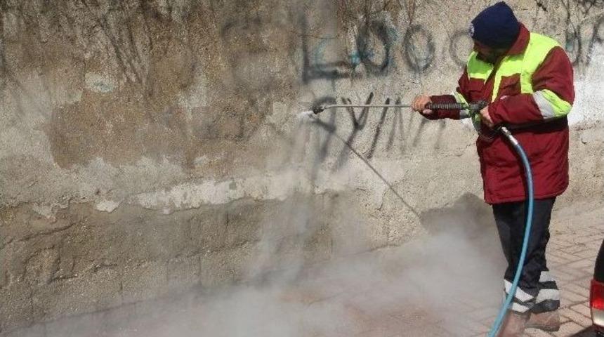 Elazığ&rsquo;da Ki Duvar Yazıları Siliniyor