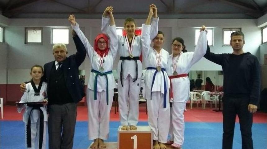 Burhaniyeli Tekvandoculara Kocaeli Vizesi