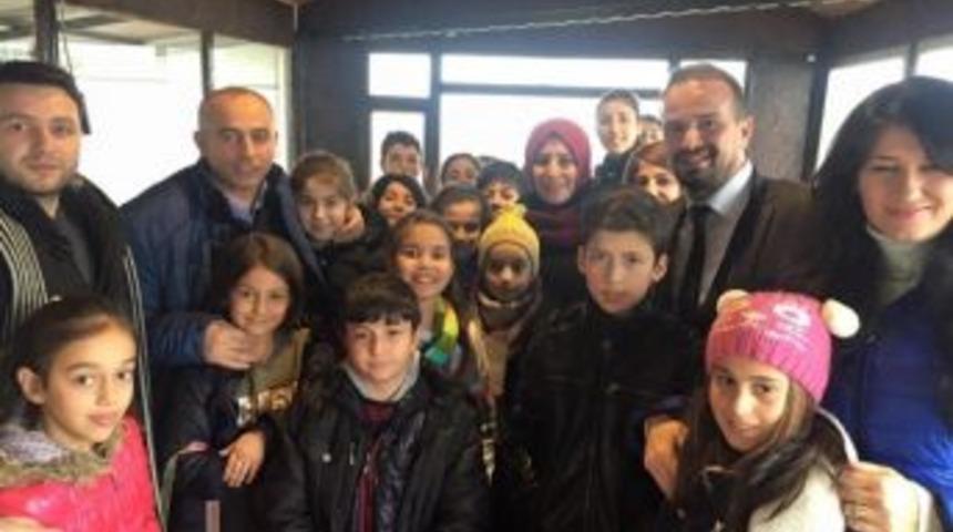 Kartepe Bilgi Evi &Ouml;ğrencileri Sucuk Ekmek Şenliğinde