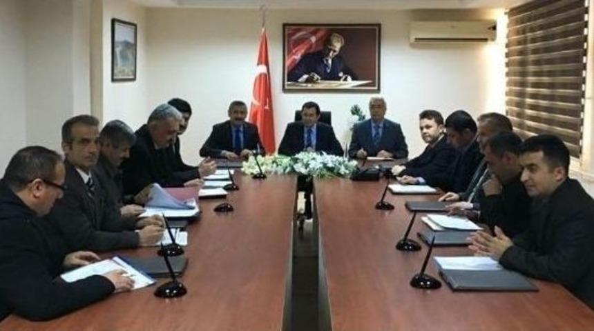 Yavuzeli&rsquo;nde Okul M&uuml;d&uuml;rleri Toplandı