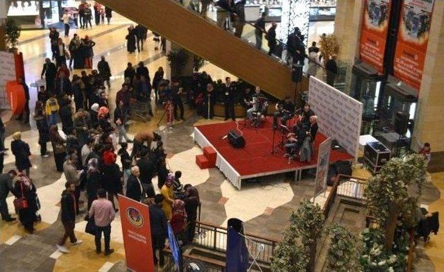 Piazza’da Romantizm Ve Eğlence Zirve Yaptı