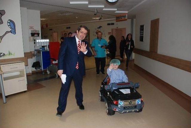 Ak&uuml;l&uuml; Araba İle Ameliyathaneye Gidiyorlar 3