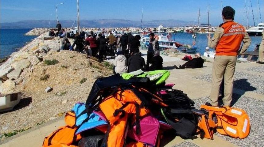 &Ccedil;eşme&rsquo;de 96 Sığınmacı Yakalandı