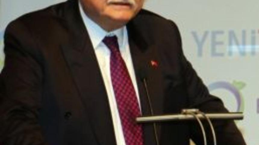 Hasan Celal G&uuml;zel: "t&uuml;rkiye Bayrağı İslam&rsquo;ın Bayrağıdır"