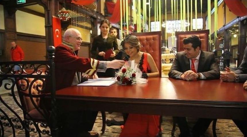 Odunpazarı Belediye Başkan Kurt&rsquo;tan 14 Şubat&rsquo;a &Ouml;zel Nik&acirc;h