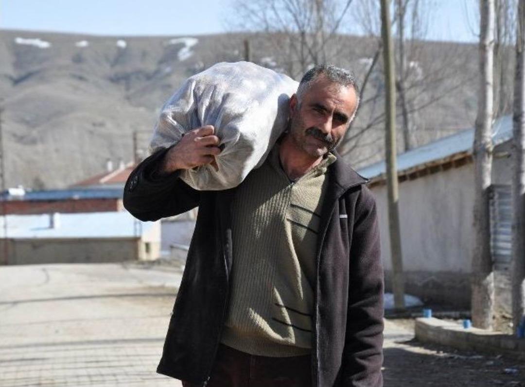 K&ouml;yl&uuml;lerden &lsquo;imece Usul&uuml;&rsquo; Bayırbucak T&uuml;rkmenleri&rsquo;ne Yardım