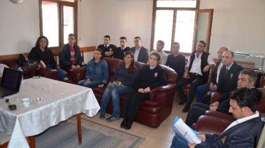 Fatsa&rsquo;da Polislere Uyuşturucuyla M&uuml;cadele Eğitim Semineri