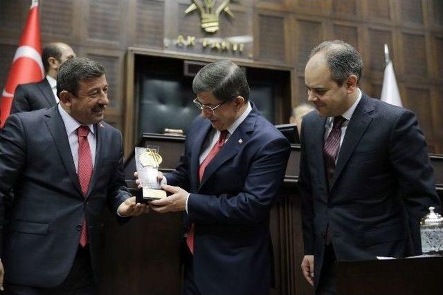 Başbakan Davutoğlu Şampiyon Sporcularla Bir Araya Geldi