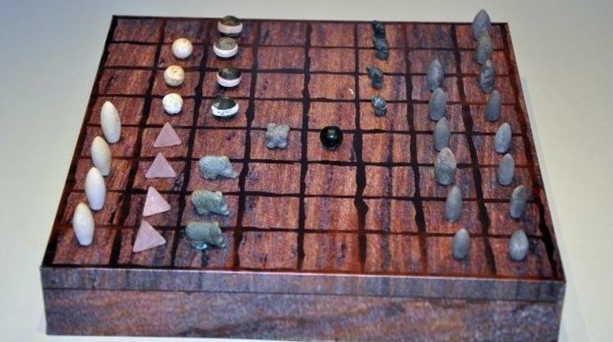 Milattan &Ouml;nce 3000&rsquo;li Yıllara Ait Oyun Taşları Bulundu