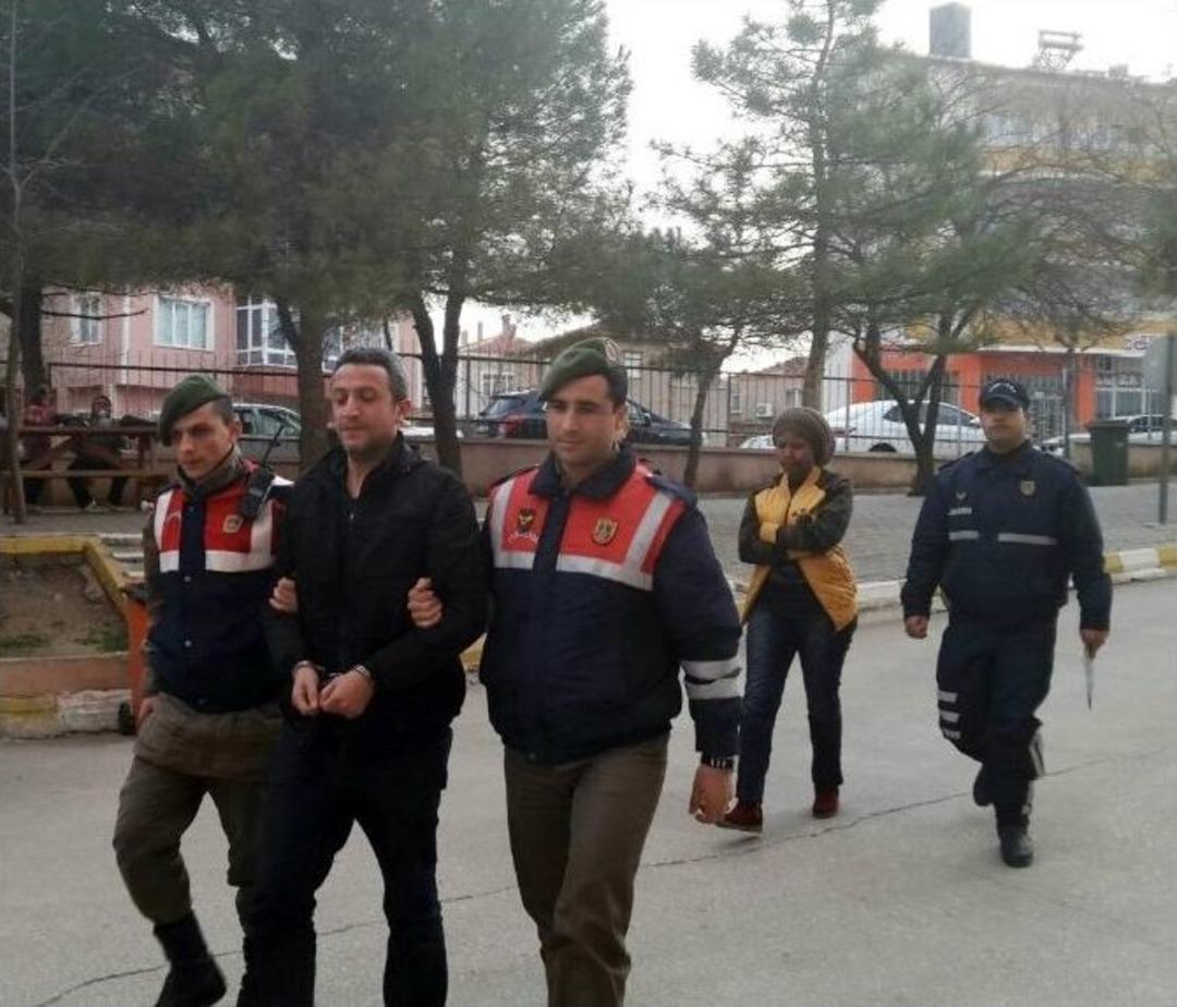 Ugandalı Kurye X-ray&rsquo;ı Ge&ccedil;ti, Jandarmayı Ge&ccedil;emedi