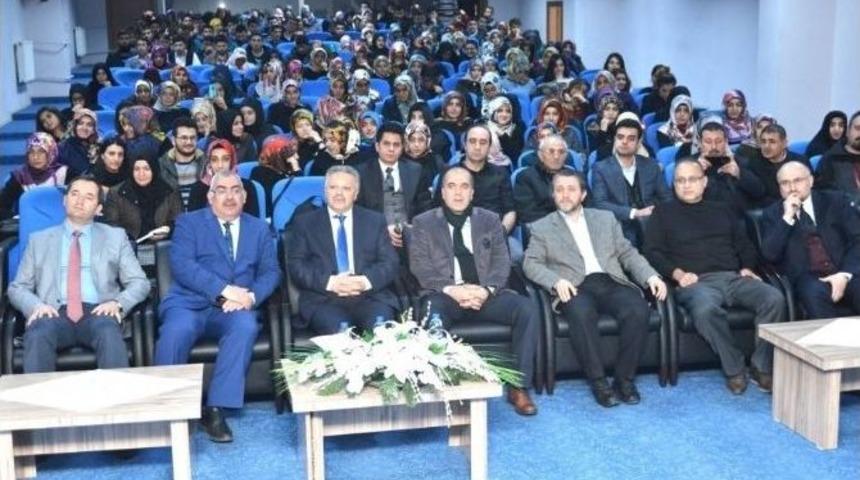 Vali Kahraman, İlahiyat Fak&uuml;ltesinde Derse Katıldı