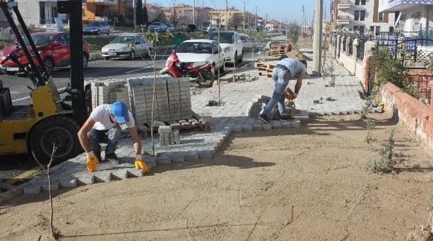 Yeni Yollar Yeni Kaldırımlarıyla Güzelleşiyor