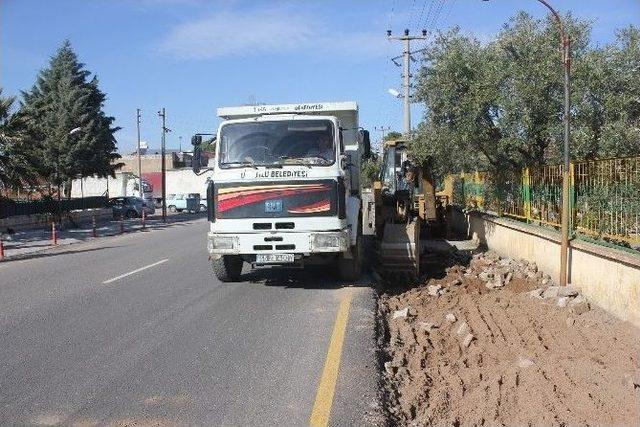 Yeni Yollar Yeni Kaldırımlarıyla Güzelleşiyor