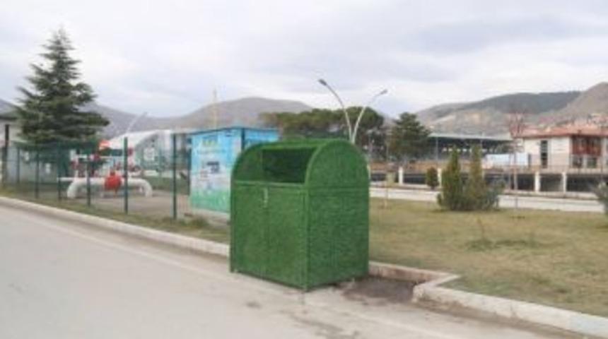 Amasya&rsquo;da &Ccedil;&ouml;p Konteynerleri &Ccedil;imleniyor