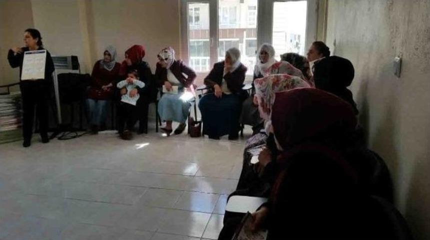 Kulp&rsquo;ta Kadınlara Seminer Verildi