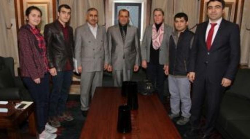 Olimpiyat Birincileri Vali Ko&ccedil;ak&rsquo;ı Ziyaret Etti