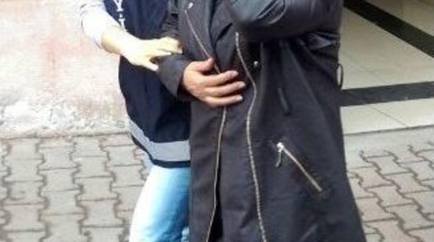 Altınlarla Ka&ccedil;maya &Ccedil;alışan Suriyeli Gelin Otob&uuml;ste Yakalandı