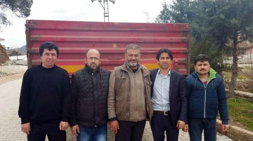 (özel Haber) Ak Parti Yardım Tır’ını Türkmen Komutanına Teslim Etti