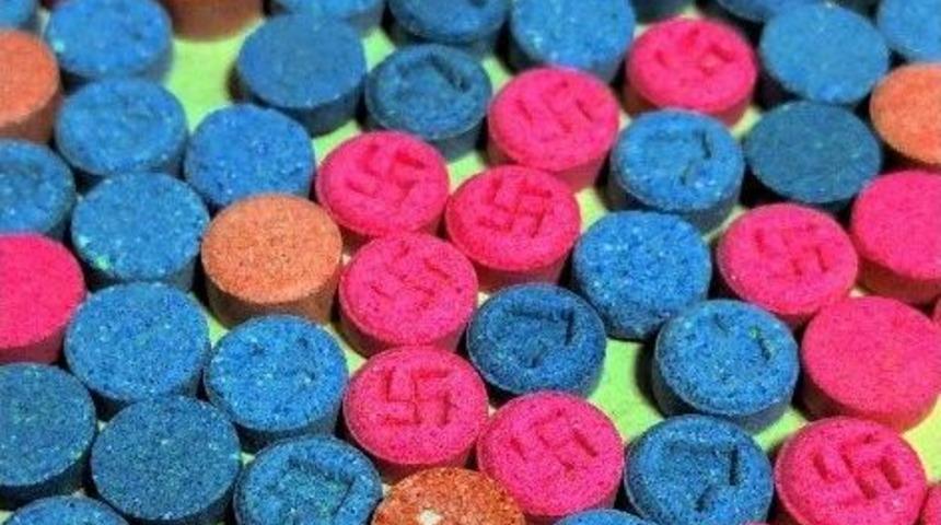 (&ouml;zel Haber) Yunus Polislerinden Ka&ccedil;an Suriyeli Gencin &Uuml;zerinden 120 Adet Uyuşturucu Hap &Ccedil;ıktı