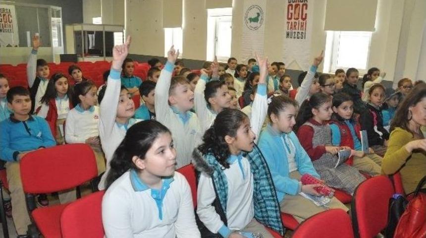 G&ouml;&ccedil; M&uuml;zesi&rsquo;nde Kitap Okuma Vakti