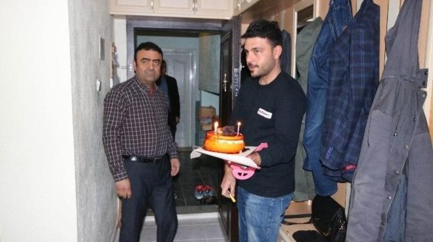 Meclis &Uuml;yesine Doğum G&uuml;n&uuml; S&uuml;rprizi