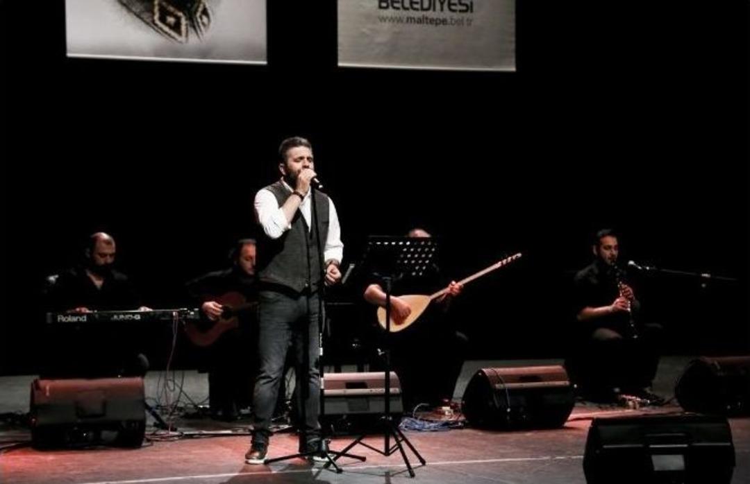 Konserde Doğum G&uuml;n&uuml; S&uuml;rprizi