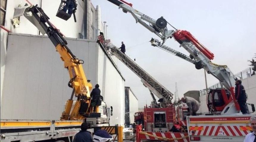 &Ccedil;ikolata Fabrikasında &Ccedil;ıkan Yangın Korkuttu