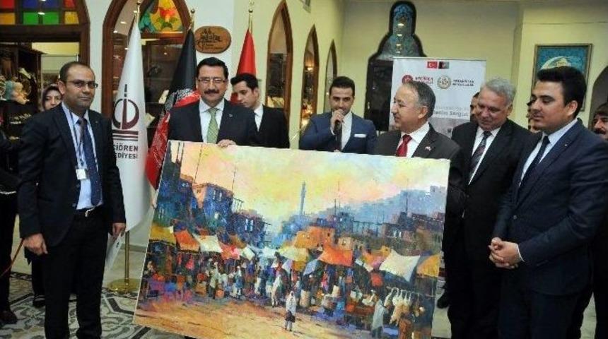 Afganistanlı Ressam Karim&rsquo;in Resimleri Ke&ccedil;i&ouml;ren&rsquo;de Sergilendi