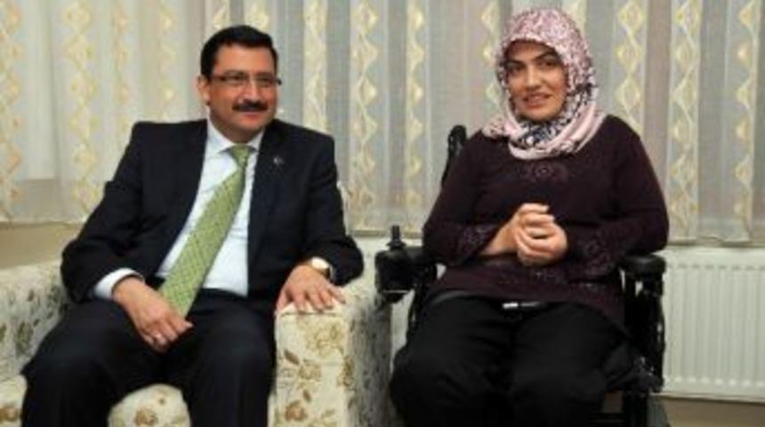 Başkan Ak Ak&uuml;l&uuml; Ara&ccedil; Hediye Etti