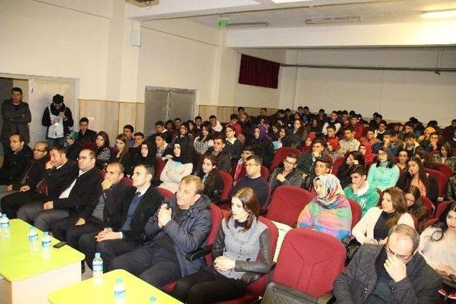 Varto’da ’kariyer Ve Eğitim Planlama’ Semineri Start Aldı