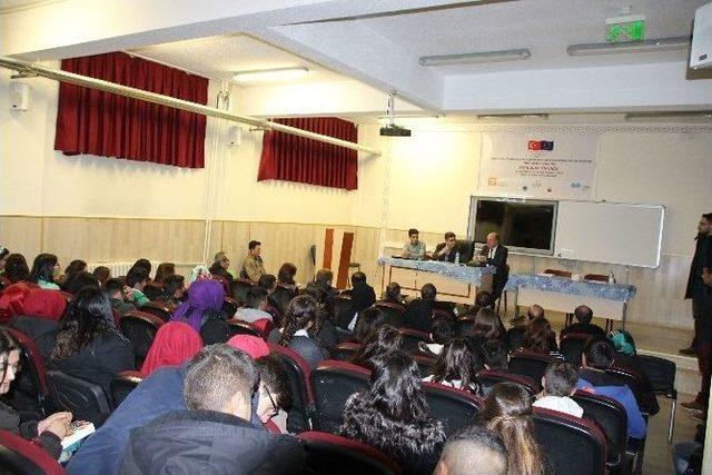 Varto’da ’kariyer Ve Eğitim Planlama’ Semineri Start Aldı