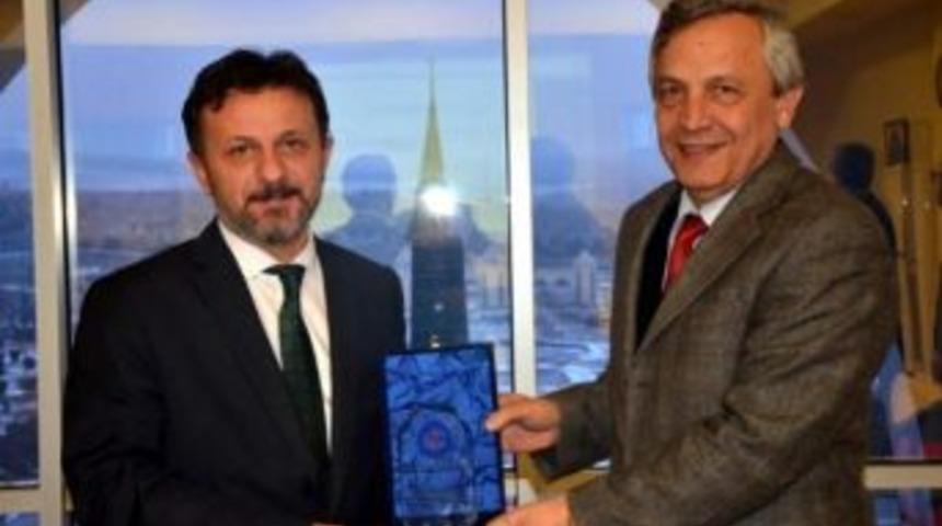 Dp Rekt&ouml;r Yardımcısı Mehmet Tevfik Bayer Emekli Oldu