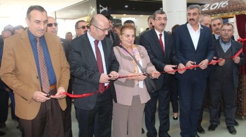 Elazığ&rsquo;da 200 Kursiyerin El Emekleri Sergilendi