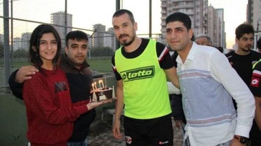 Adanaspor&rsquo;da Merthan Ve Yakup&rsquo;a Doğum G&uuml;n&uuml; S&uuml;rprizi