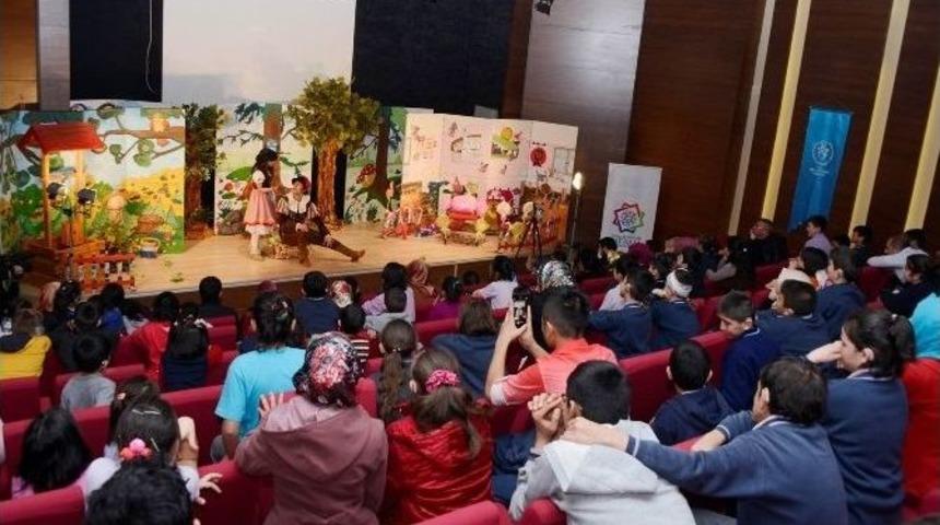 İşaret Diliyle Tiyatro