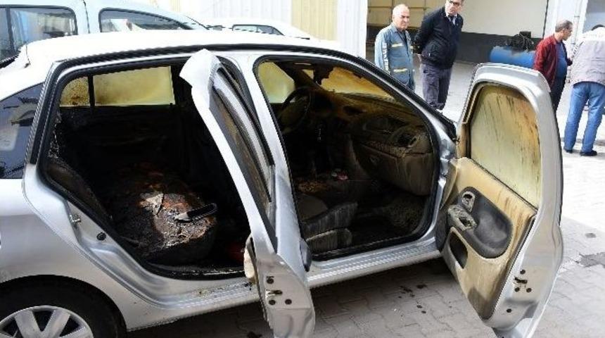 Resmi Plakalı Araca Molotof Kokteylli Saldırı