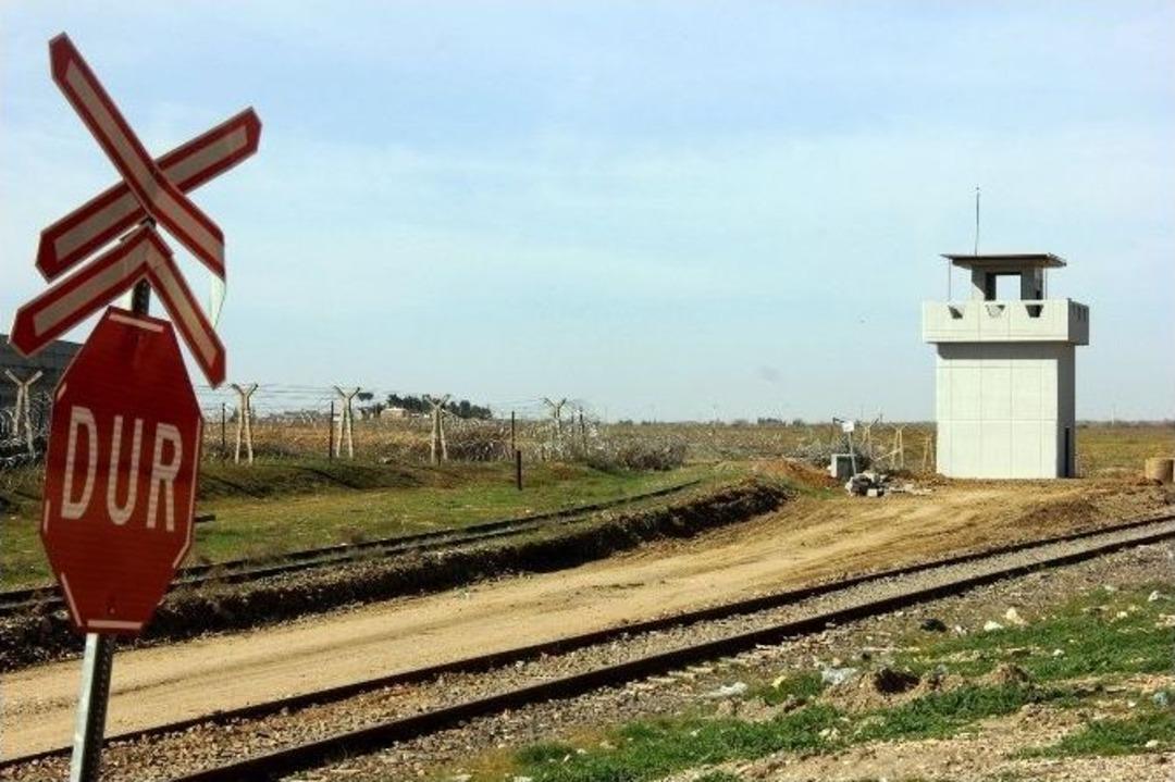 Sınırın Sıfır Noktasında İki Okulda Eğitime Ara Verildi