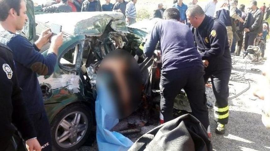 Hatay&rsquo;da Trafik Kazası: 2 &Ouml;l&uuml;, 2 Yaralı