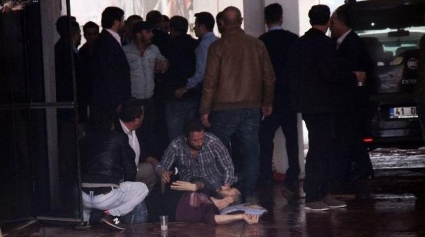 Oto Yıkamada &Ccedil;ıkan Tartışma Kanlı Bitti: 1 Yaralı