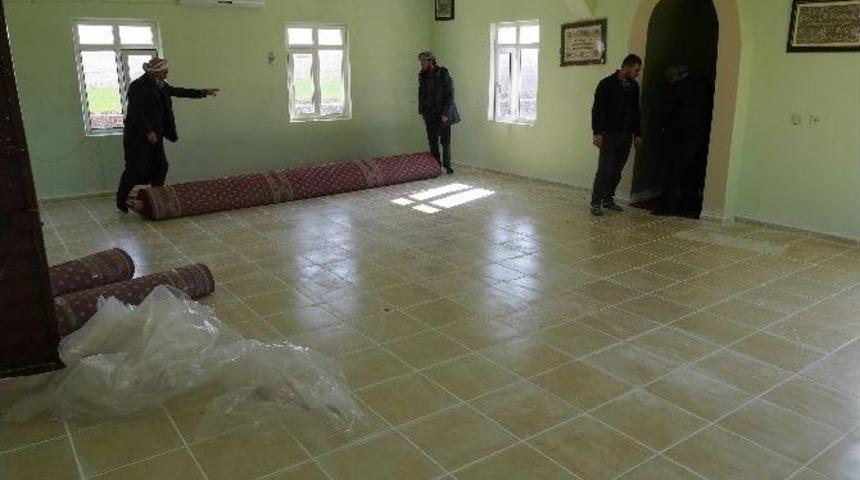 İbadethanelere Halı Yardımı