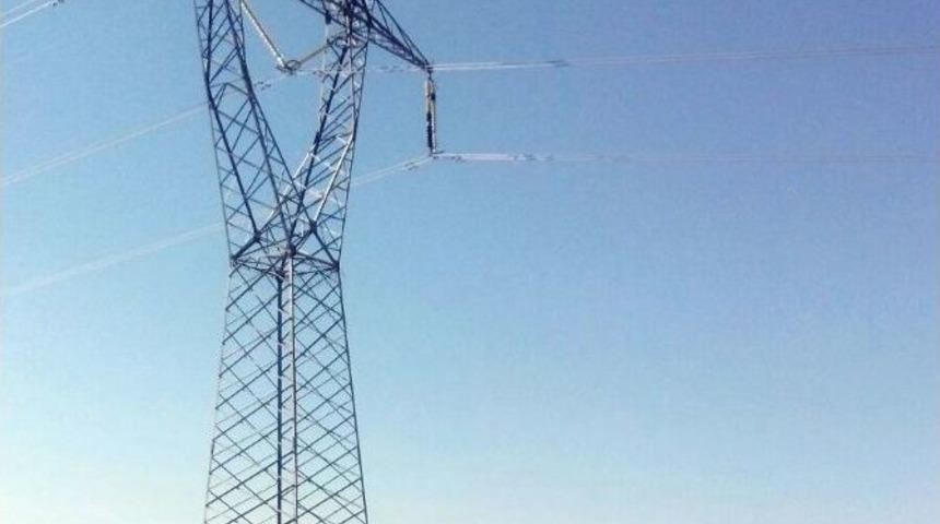 Ter&ouml;ristler Elektrik Direğini Bombayla Patlattı