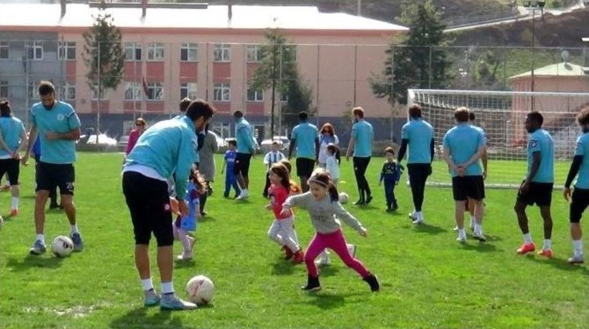 Anaokulu &Ouml;ğrencilerinden Giresunspor&rsquo;a Ziyaret