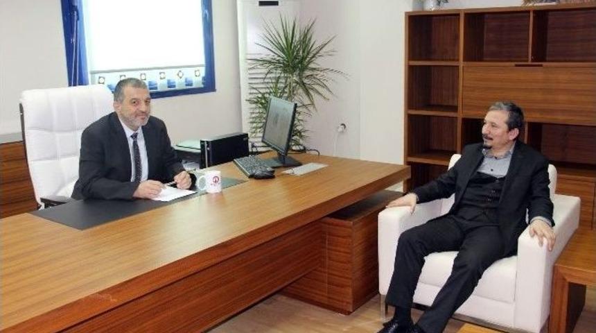 Rekt&ouml;r Prof. Dr. T&uuml;rkay Dereli, &rsquo;rekt&ouml;rler Konuşuyor&rsquo;un Konuğu Oldu