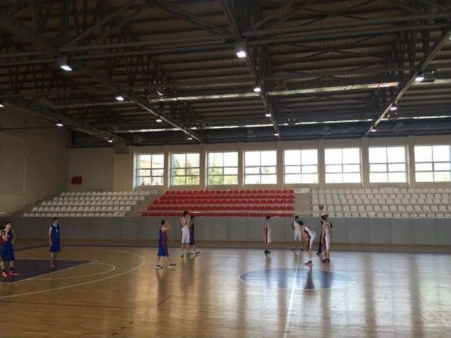 Liseler Arası Basketbol Maçlarına Seyirci Yasağı