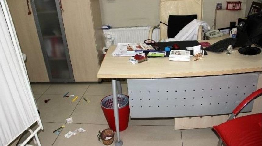 Aile Sağlığı Merkezinde Doktora S&ouml;zl&uuml; Şiddet