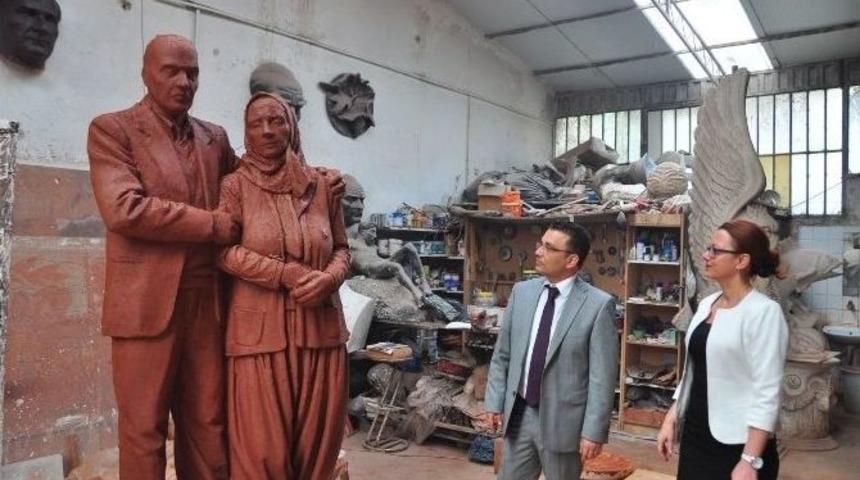 Soma&rsquo;daki Madenci Ailelerin Acıları Heykele D&ouml;nd&uuml;