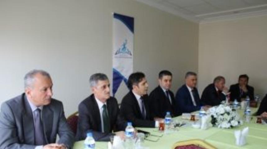 Mill&icirc; Eğitim M&uuml;d&uuml;r&uuml; Z&uuml;lk&uuml;f Memiş İl&ccedil;e Mill&icirc; Eğitim M&uuml;d&uuml;rleriyle Bir Araya Geldi